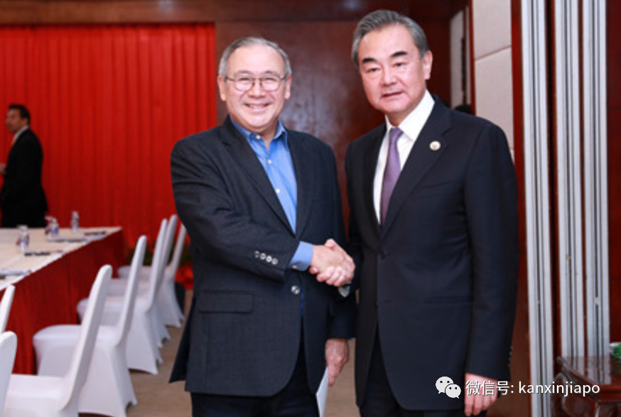 今增XX | 中国外交部长与东南亚四国会谈，过境访问新加坡