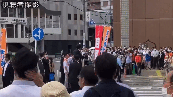 李顯龍總理發文!安倍晉三背後連中兩槍,美女保镖嚴重失職!他,和新加坡關系匪淺