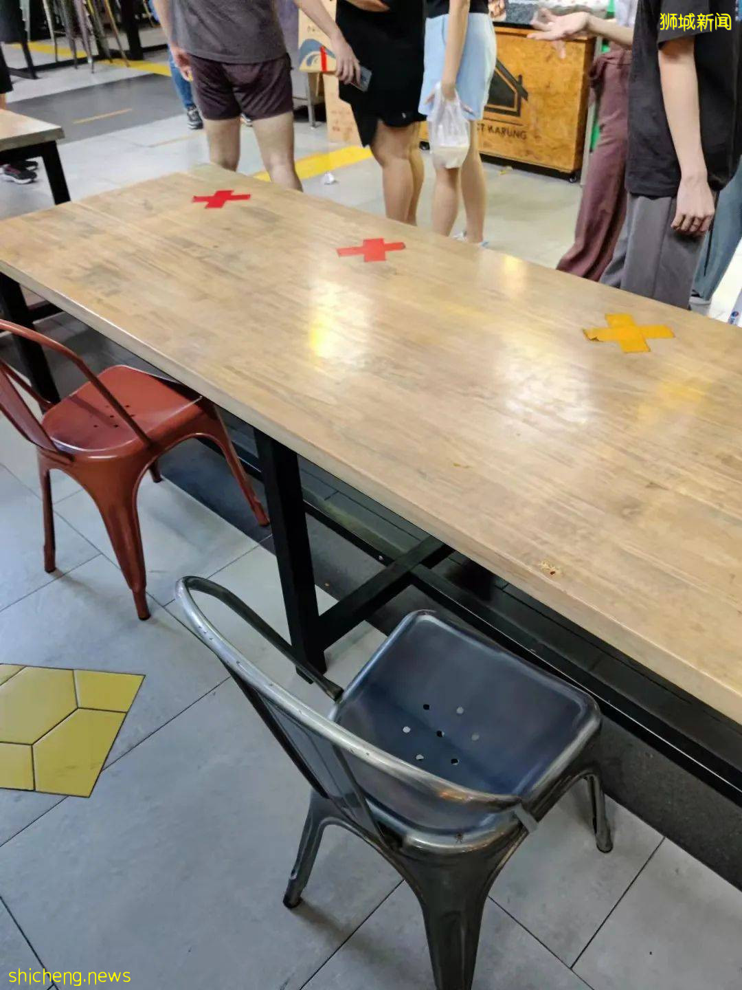 实拍,新加坡放宽限制的第一天!专家强烈呼吁,“合力追踪”或将取消