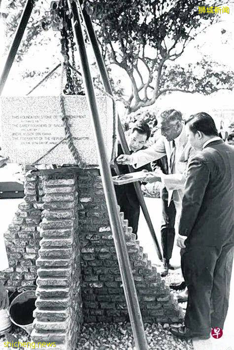 曾是种不出豆蔻的贫地,却终成为新加坡最繁华的地带,还曾有过壮观火车桥