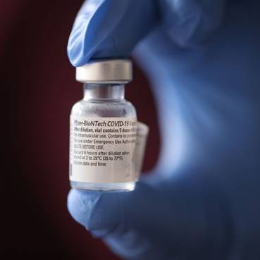 接种5个月后,辉瑞疫苗对德尔塔病毒抵抗力下降近半