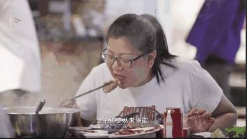 这部新加坡12年前拍的美食纪录片,藏着许多秘密