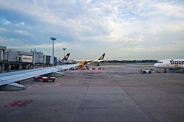 美国旅行禁令下，持非移民或新办美国签证，选择新加坡返美更合适