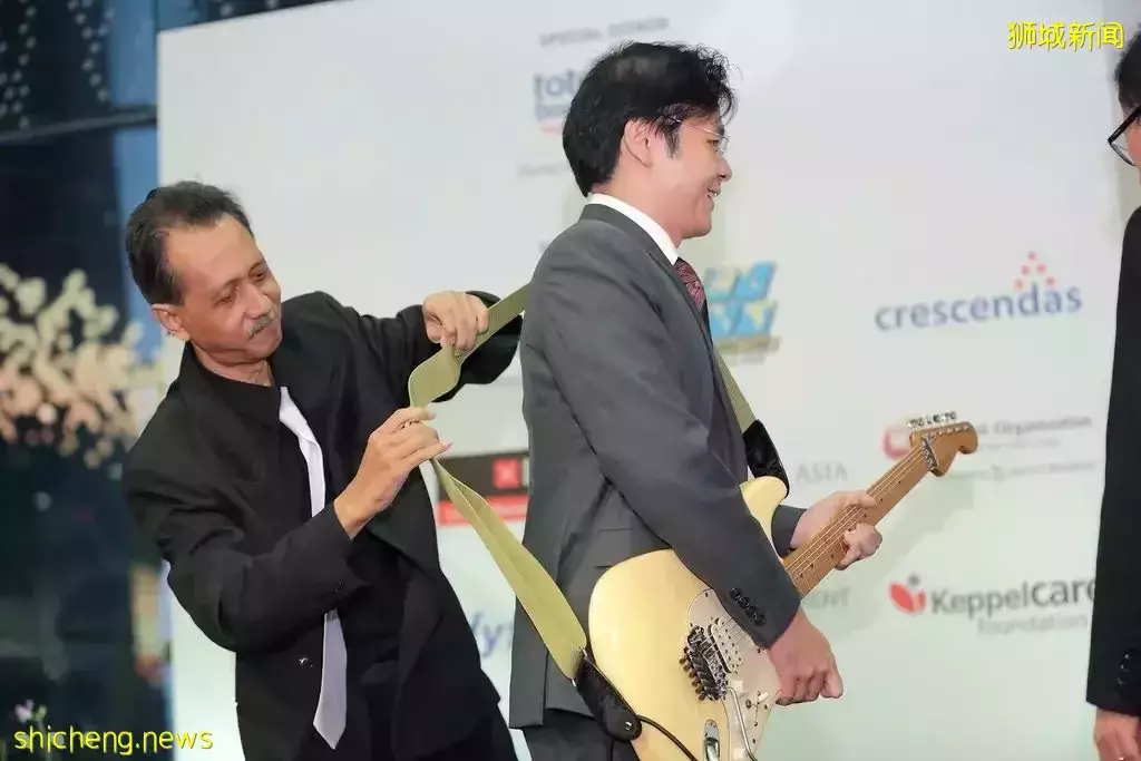 李显龙和接班人黄循财一起开记者会，官宣重要消息