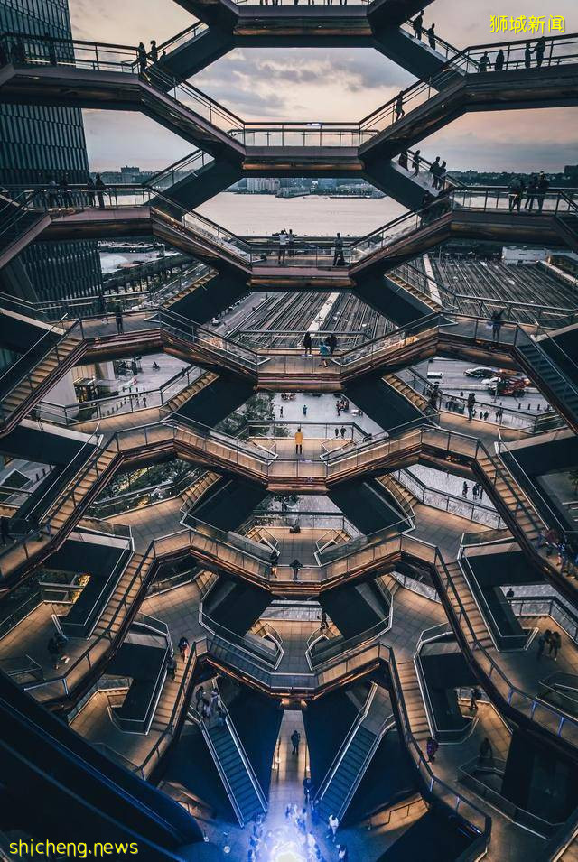 48張你沒見過的城市照片，新加坡新式建築，用31棟樓搭巨型積木