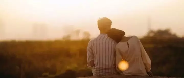 跟男友在新加坡共同開始，他成功了，我卻留在原地