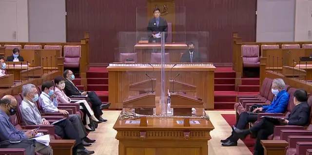 今增31 | 新加坡国会直播谈了什么吸引8万人围观，追踪器新用途惹争议