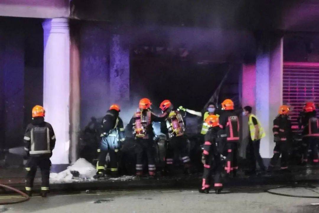 新加坡丹戎巴葛慘烈車禍，5名離世者身份曝光，新航前空姐嚴重燒傷，送院急救