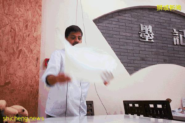 惊!外卖小哥等不及,自己上手做印度飞饼~“不嫌脏吗?”