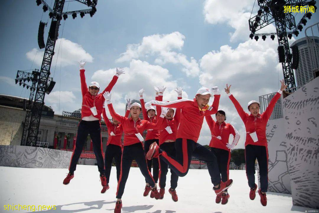 “我参与了新加坡国庆表演!分享排演中的苦辣酸甜”