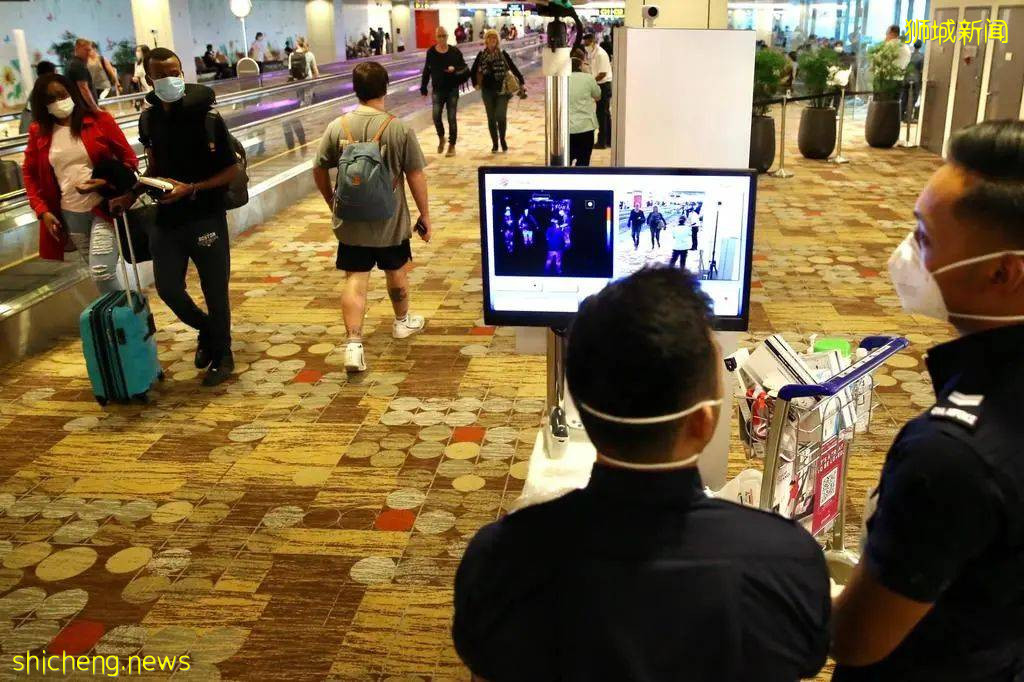 樟宜机场加强防疫,来自高危地区和国家的乘客将使用不同的登机区域、入境大厅、行李传送带和洗手间