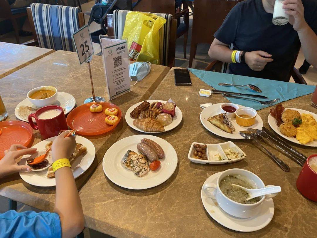 吃土也要去!1家3口嗨翻新加坡五星級酒店,私人沙灘、樹屋、兒童俱樂部…太值了