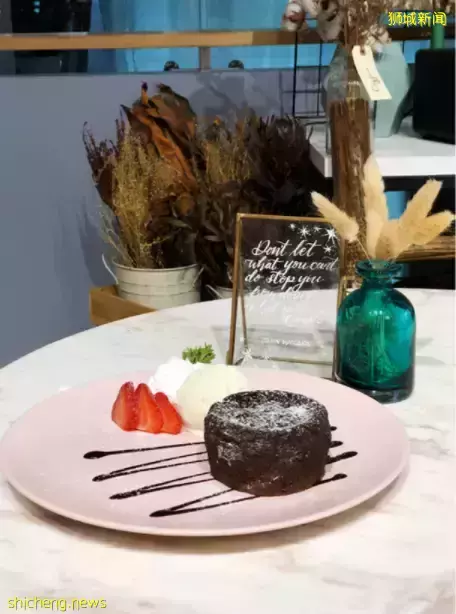 穿越了！边画画边喝咖啡，在新加坡体验欧洲艺术High Tea