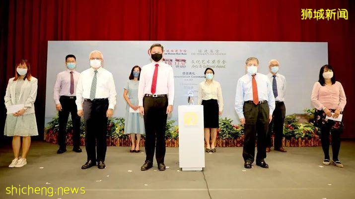 72歲帶病堅守崗位!華僑中學畢業生林仁耀獲“飛躍教師獎”,將繼續義工教師之職,回饋社會