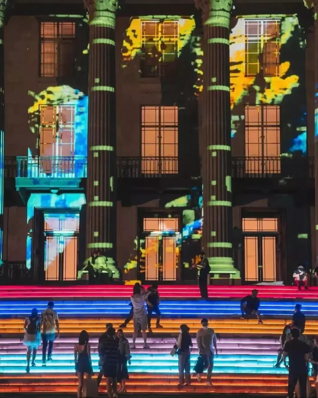 好夢幻!新加坡每年僅一次的璀璨燈光秀亮燈