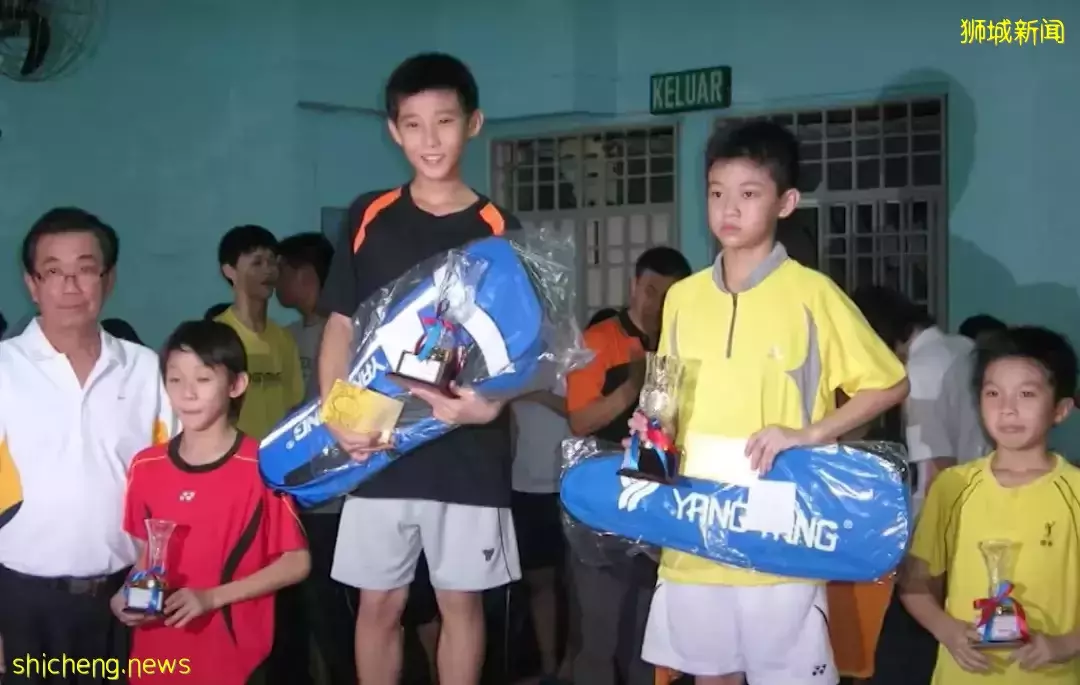 马来西亚恐陷人才荒！90万人来新加坡工作，政府坐不住了