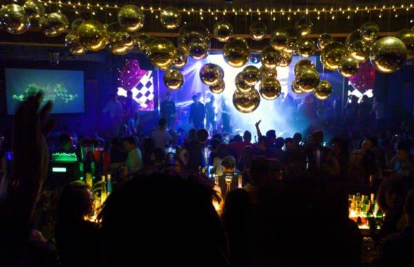 ◤肺炎疫情◢狮城关闭娱乐场 七成夜店3个月内倒闭