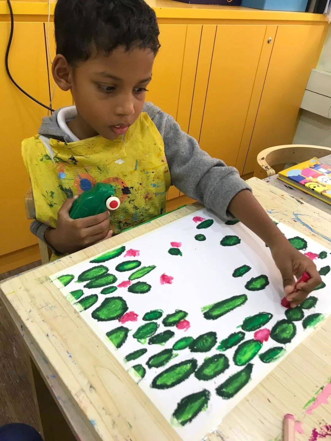 这位新加坡自闭症男孩,一动手就感动了全世界,预测这会刷爆朋友圈