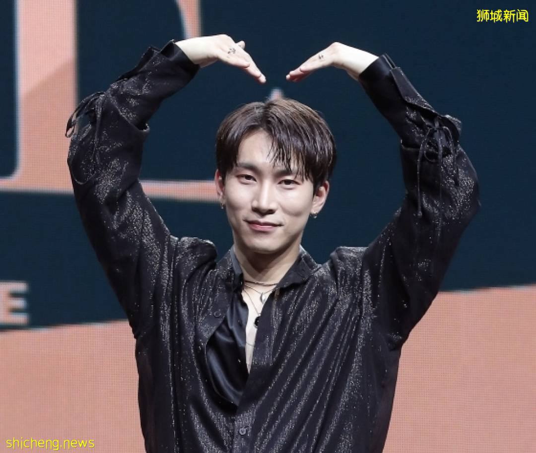 新加坡這款韓式拉絲芝士熱狗棒，皮脆肉多汁！一口吃撐，5新幣起