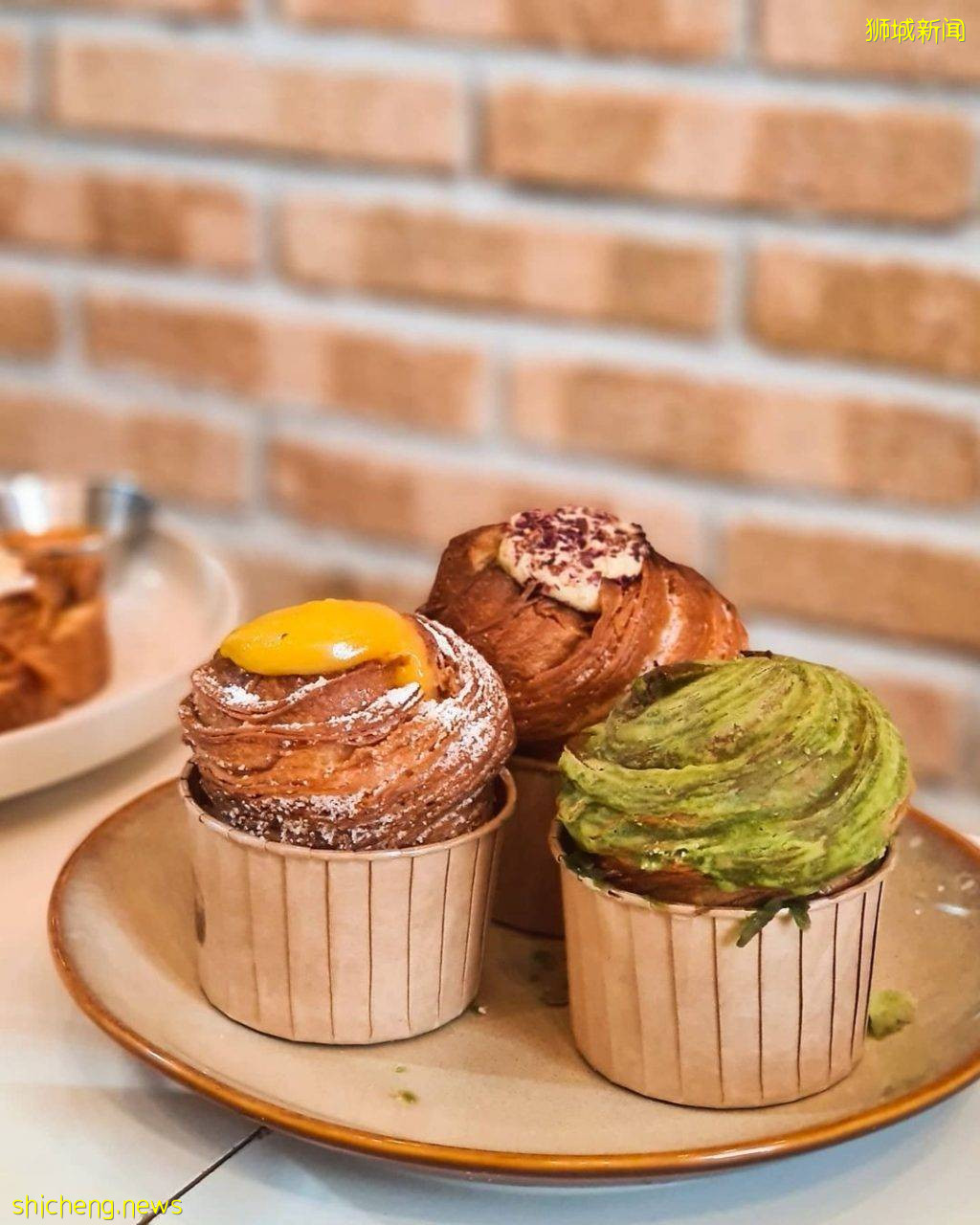 烘焙界混血面包!搜罗新加坡Cruffin好吃处🤤可颂酥脆外表、玛芬松软口感,好吃又好拍💕