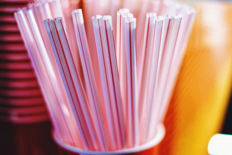 继停止提供塑料吸管后，肯德基又要停止使用塑料杯