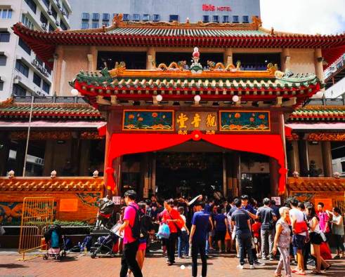 在新加坡過年，就去這十大香火最旺的寺廟祈福吧！據說有求必應哦