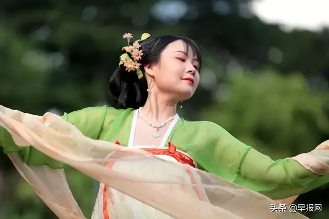 漢服時尚蔚然成風 一襲華裳穿越古今