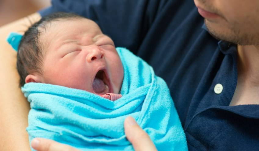 新加坡生育率又創新低！移民政策會放寬嗎