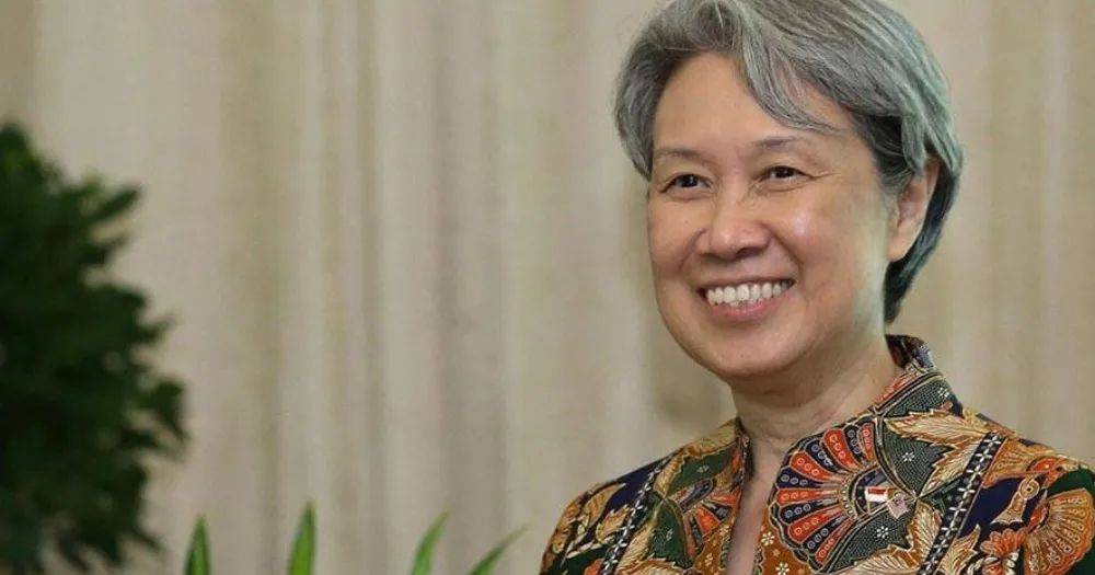 何晶转发FB帖子引热议!新加坡几个总理接班人谁跟中国关系好