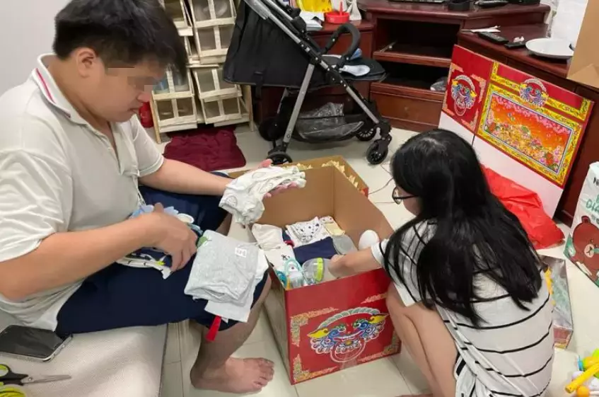 人間慘劇!六個月大嬰兒死在保姆家,新加坡阿姨:我願意下跪