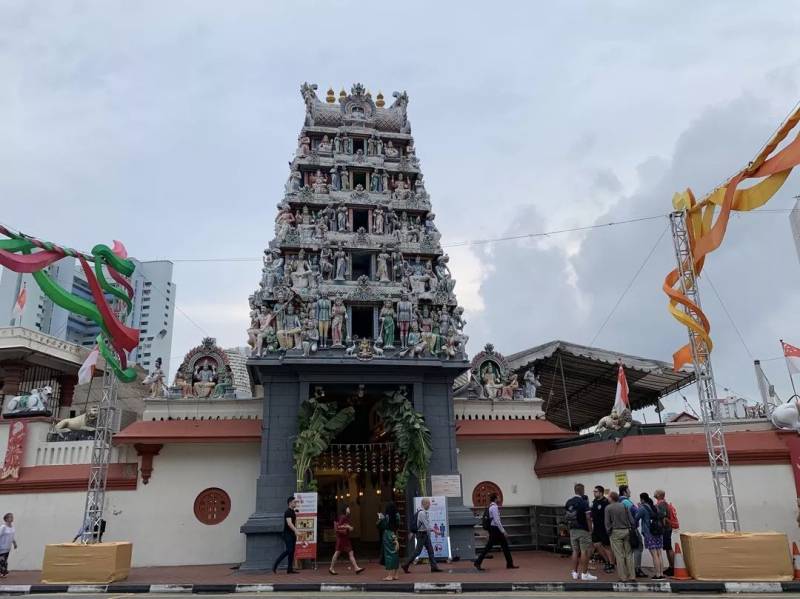 新加坡最古老的印度庙——马里安曼庙
