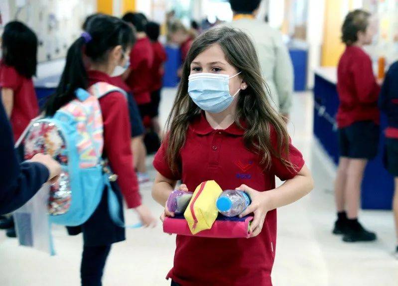 新加坡政府推出返校政策:仅持有效学生准证的毕业班学生可以返校参加实体课程