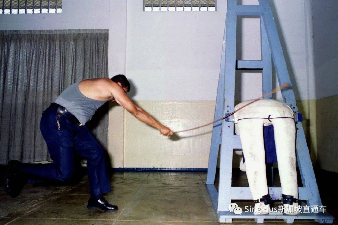 新加坡應該明白，在這件事上中國絕不會讓步