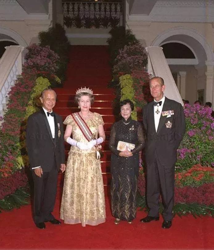 英女王99岁丈夫逝世，曾5次到访新加坡，参观乌节路商场、女皇镇大巴窑组屋