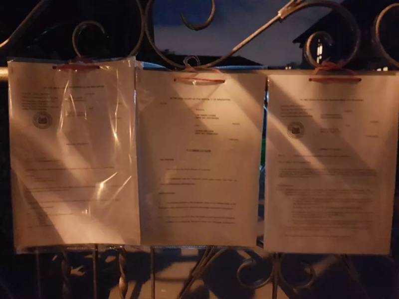 新加坡清晨5點幾十人去法院排隊，旁聽李顯龍“打官司”