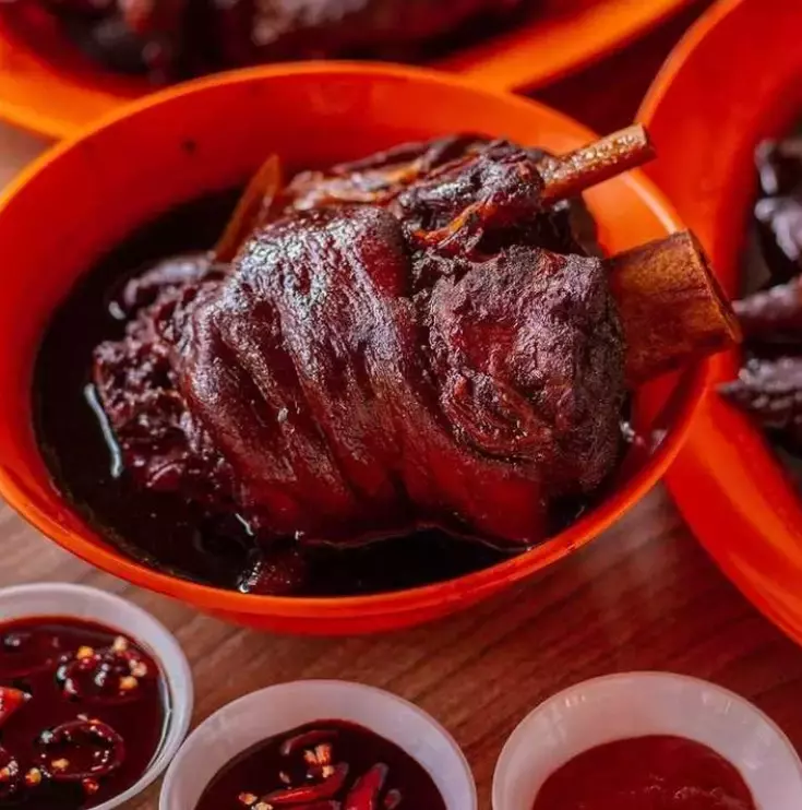 逢周末就爆滿!這個新加坡唯一的靠海美食村裏到底有哪些“寶藏小吃”