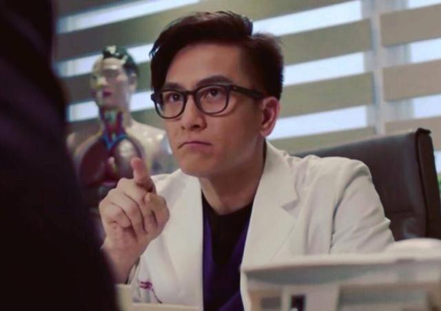 馬國明憑《白色強人》勇奪新加坡視帝 爲明年萬千星輝封帝鋪路