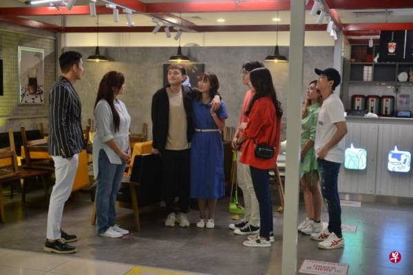 黄俊雄爽演霸道总裁  与瑞恩像“老夫老妻”