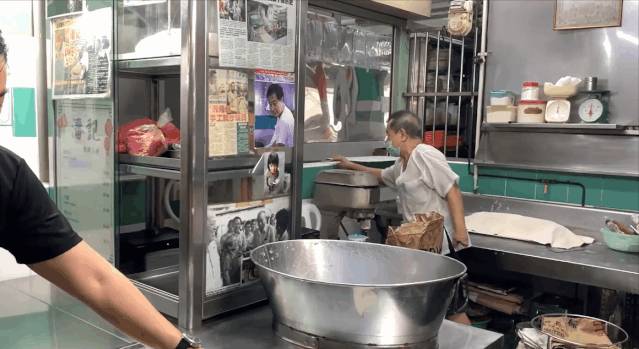 實拍探店！小夥兒在新加坡牛車水壕吃8種神秘美食，竟然