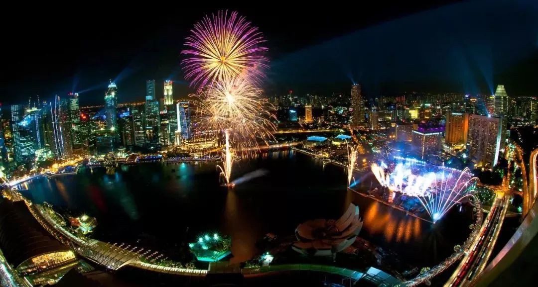 跨年夜新加坡巴士、地铁运营延迟，看烟花这些绝佳地点免费！