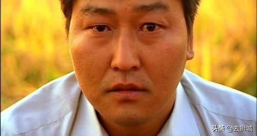 令人憤怒的新加坡虐貓案破了,經過堪比韓國懸疑片《殺人回憶》