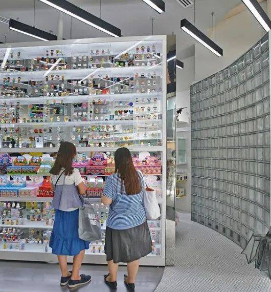 POP MART泡泡瑪特東南亞首間官方旗艦店于Funan Mall正式開張