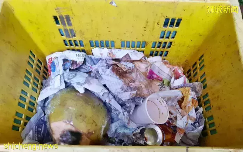 居民诉摊贩乱丢烂水果 日夜闻臭味