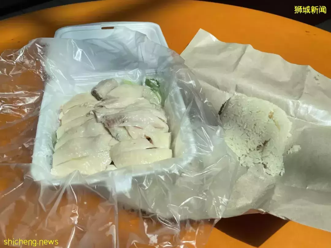 新加坡鸡肉鱼肉价格飙涨!他们排起长长长队,只为吃上这一口饭