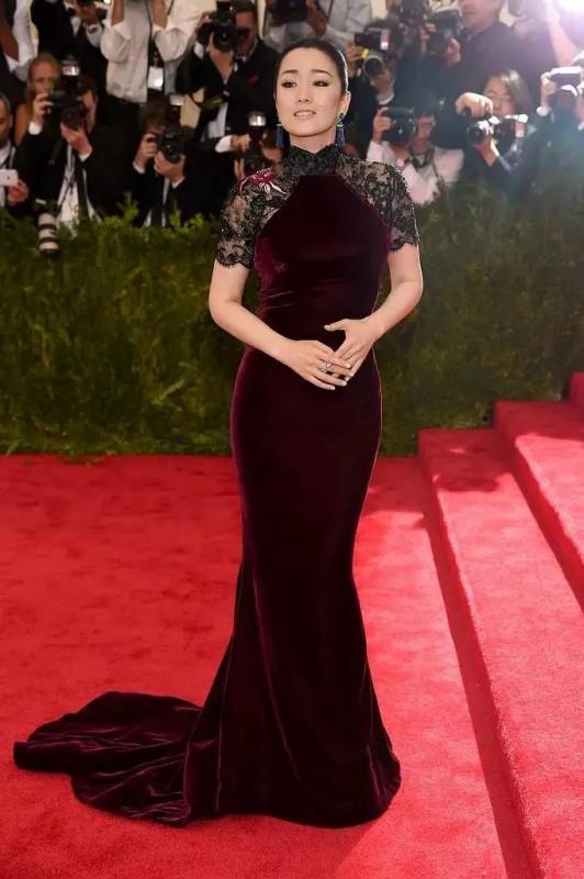 《奪冠》看哭！入籍新加坡的鞏俐，征服了中國觀衆的心