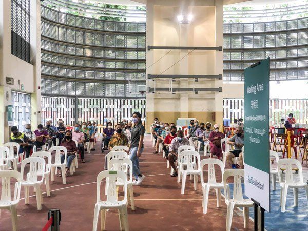 ◤肺炎疫情◢为免浪费剩的疫苗 将给职员或前线义工接种