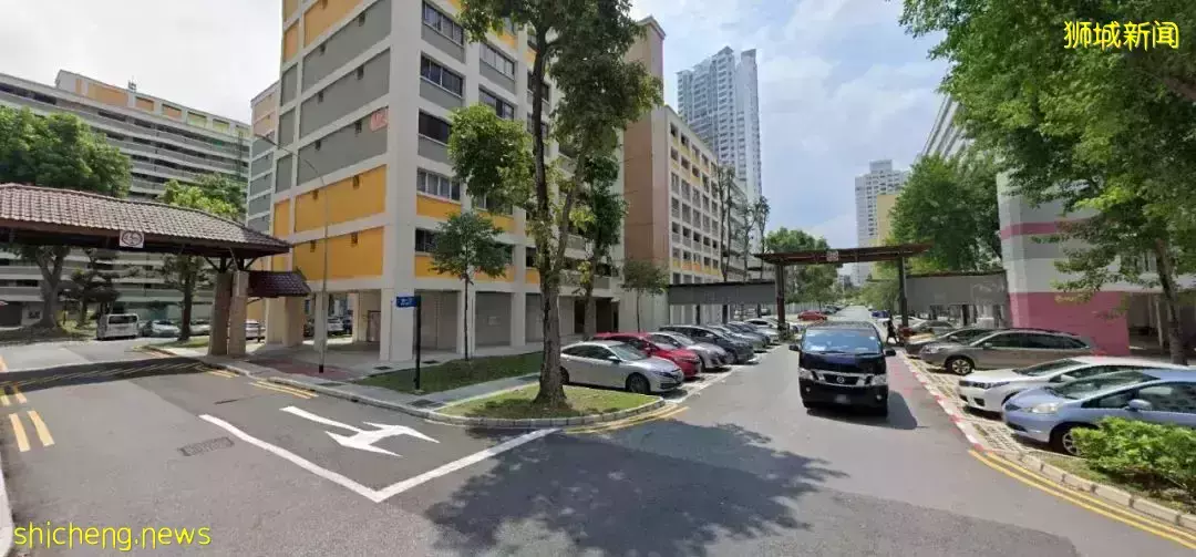 火光冲天、爆炸巨响!新加坡露天停车场突然起火,惊人