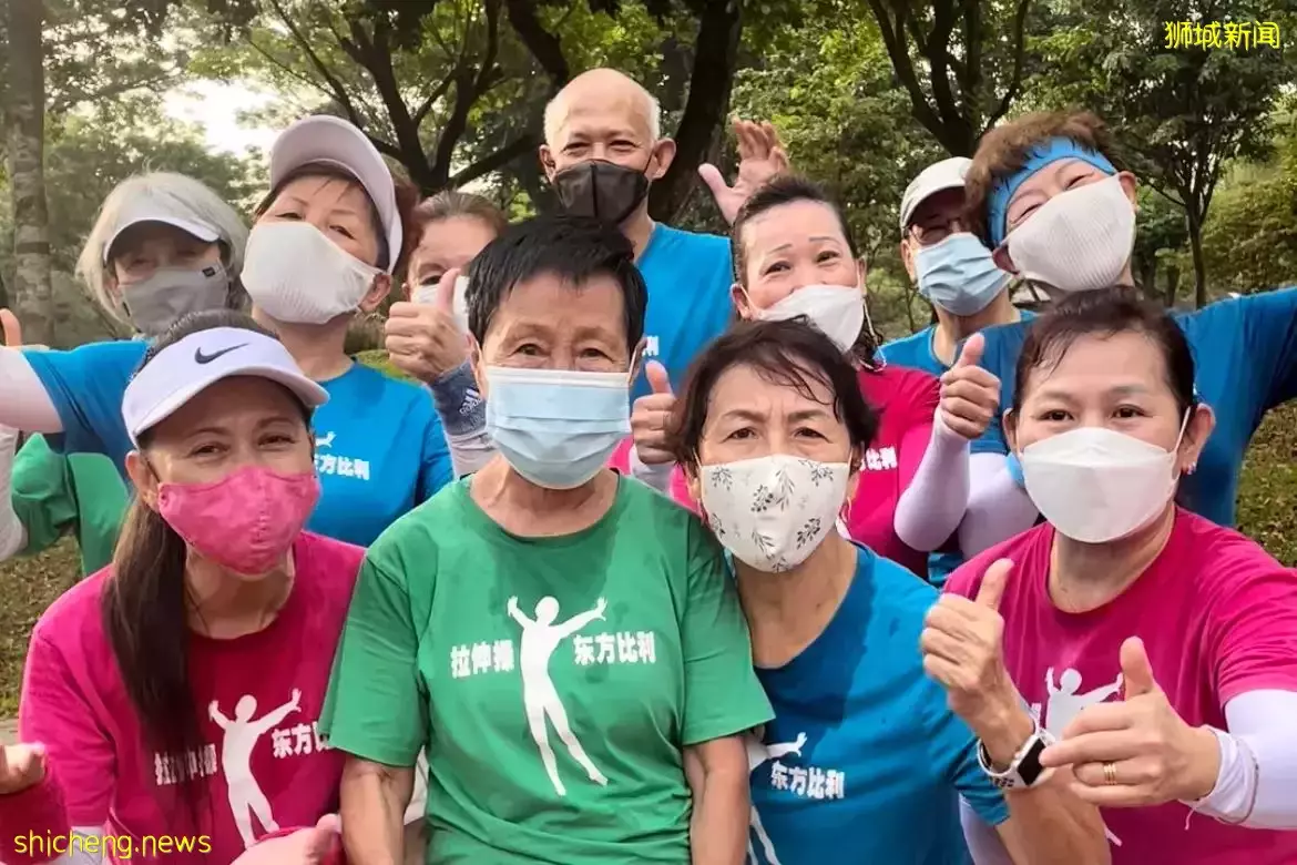 90岁阿嬷每日到公园做拉伸操 提倡健康慢老 无病到老