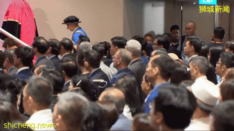 史上第一次搬到线上举办的NUS毕业典礼，仪式感真的一点都不少