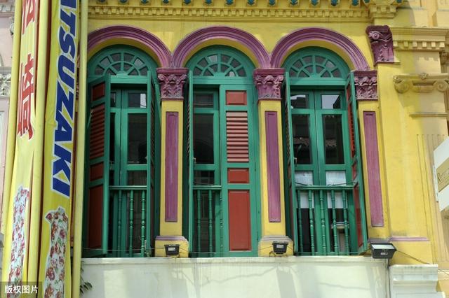 在新加坡生活的印度人,他们爱干净又整洁,街上没有牛和猴子